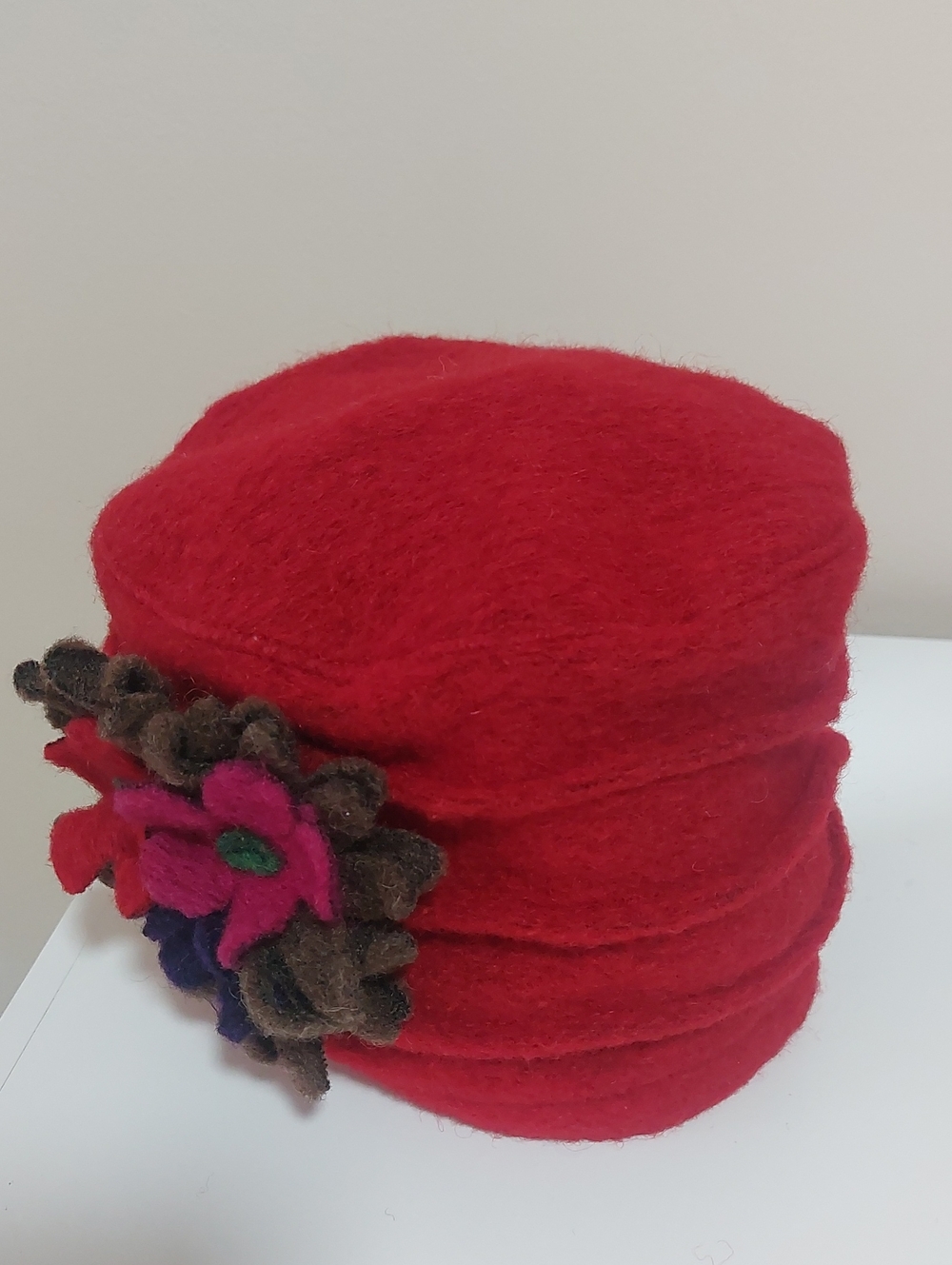 LAFENICE Red Women's Wool Flower Cloche Hat. Made In Italy